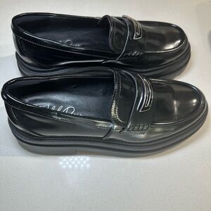 Trend Alert ‼️ WILD PAIR PLATFORM Loafers- NEVER WORN